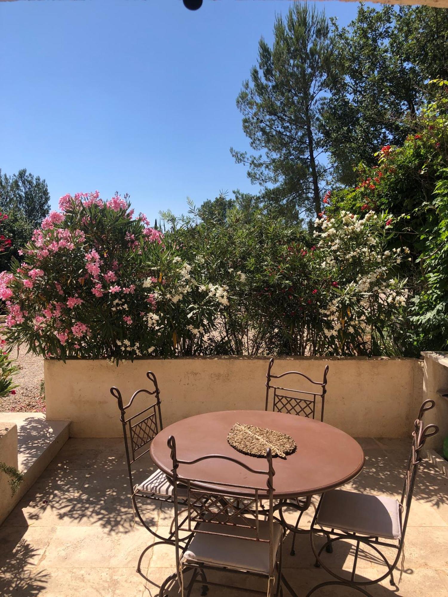 דירות פייאנס Le Cocon De Provence מראה חיצוני תמונה